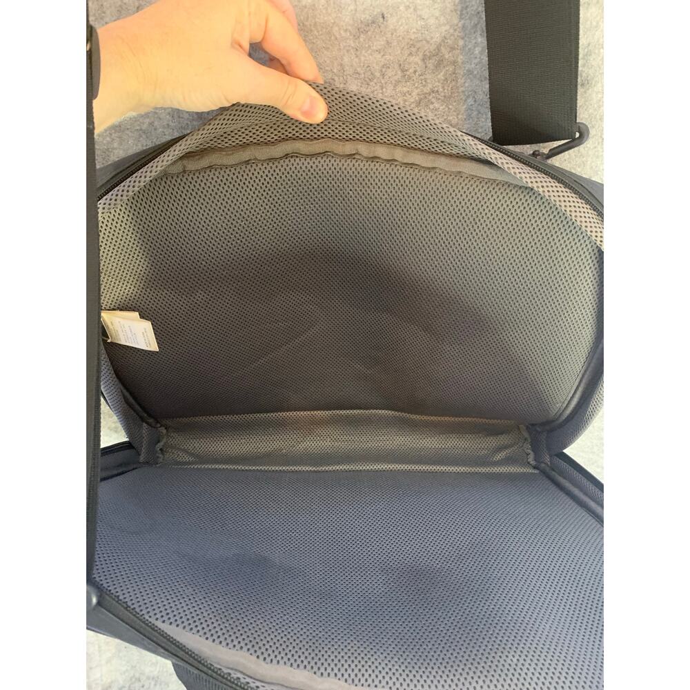 The North Face Base Camp Voyager Sling Backpack, Black, Padded Laptop, Messenger - Picture 4 of 13